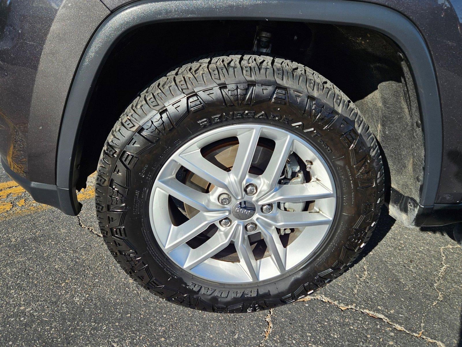 2017 Jeep Grand Cherokee Laredo 4x4