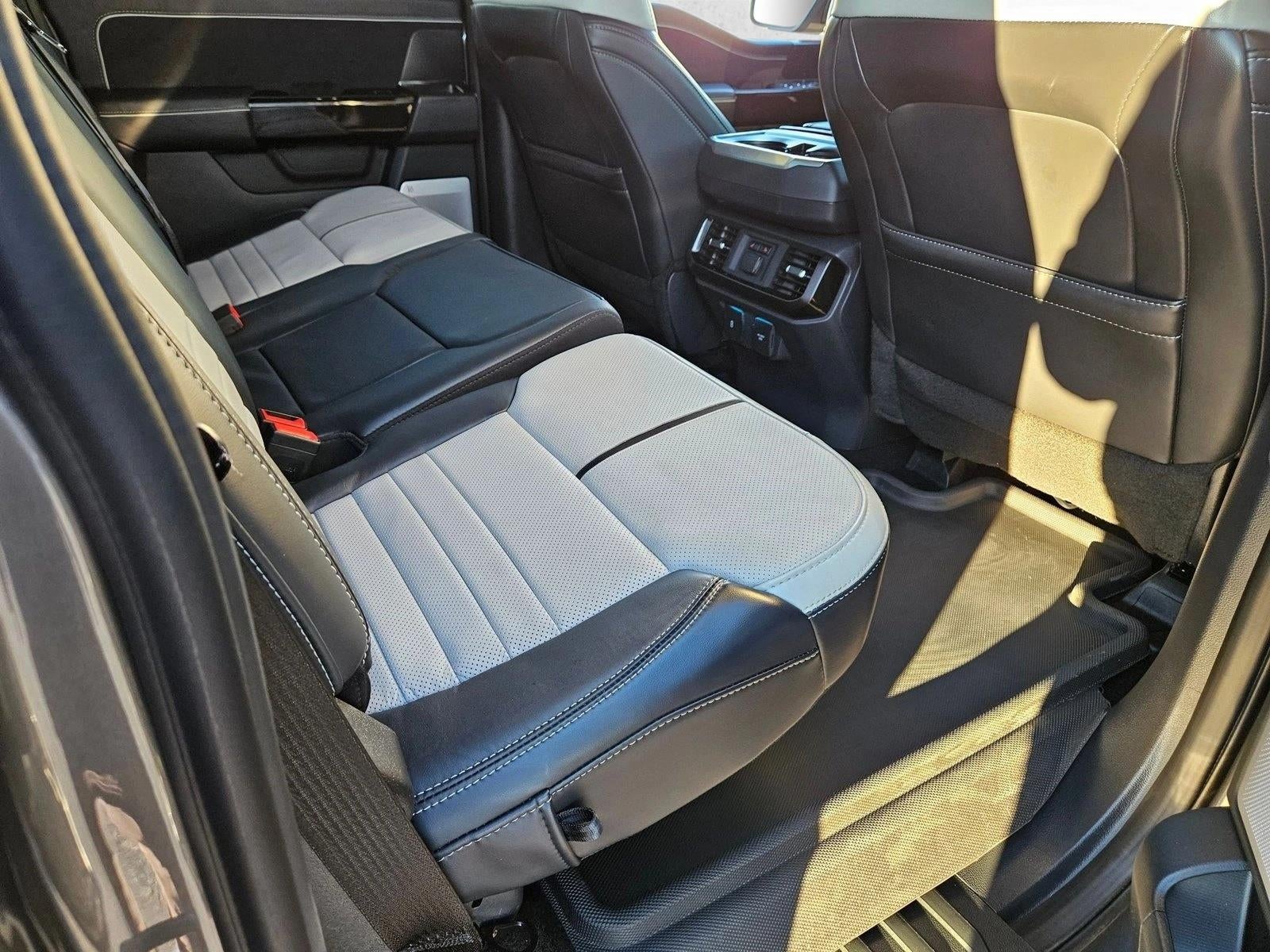 2025 Ford F-150 Lightning Platinum