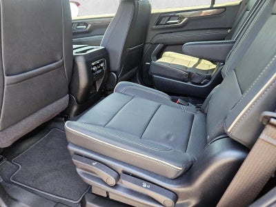 2025 GMC Yukon Elevation