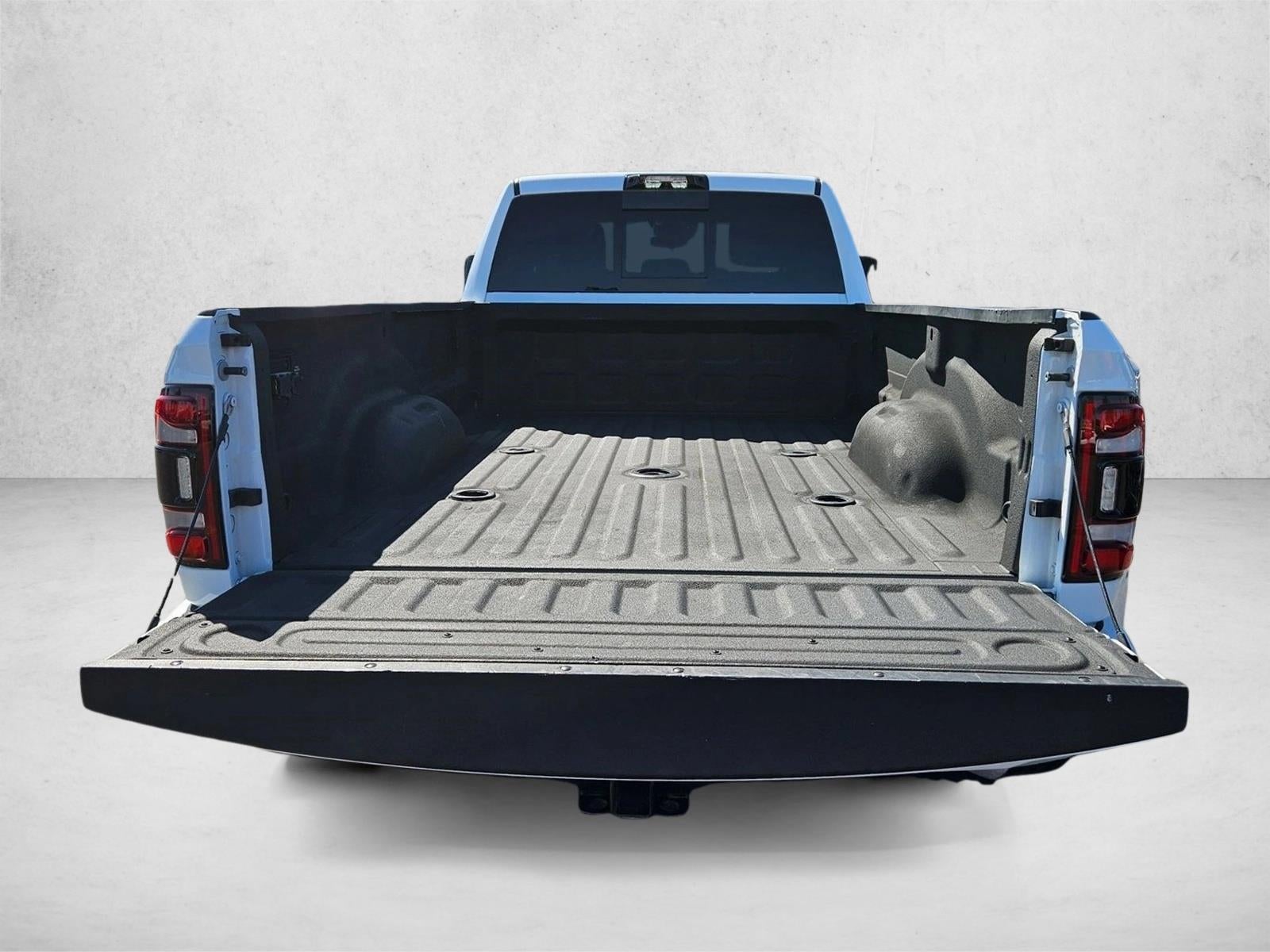 2024 RAM 3500 Laramie Crew Cab 4x4 8' Box