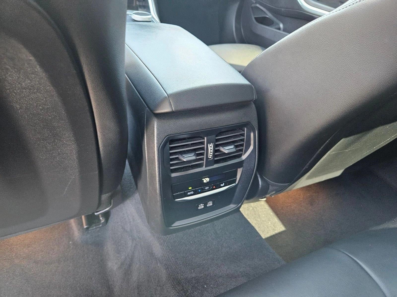 2024 BMW 3 Series 330i xDrive