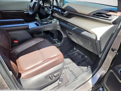 2024 Toyota Sienna Platinum