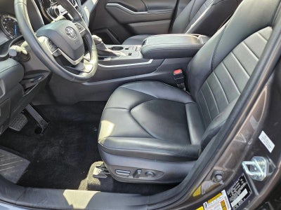 2022 Toyota Highlander Hybrid XLE