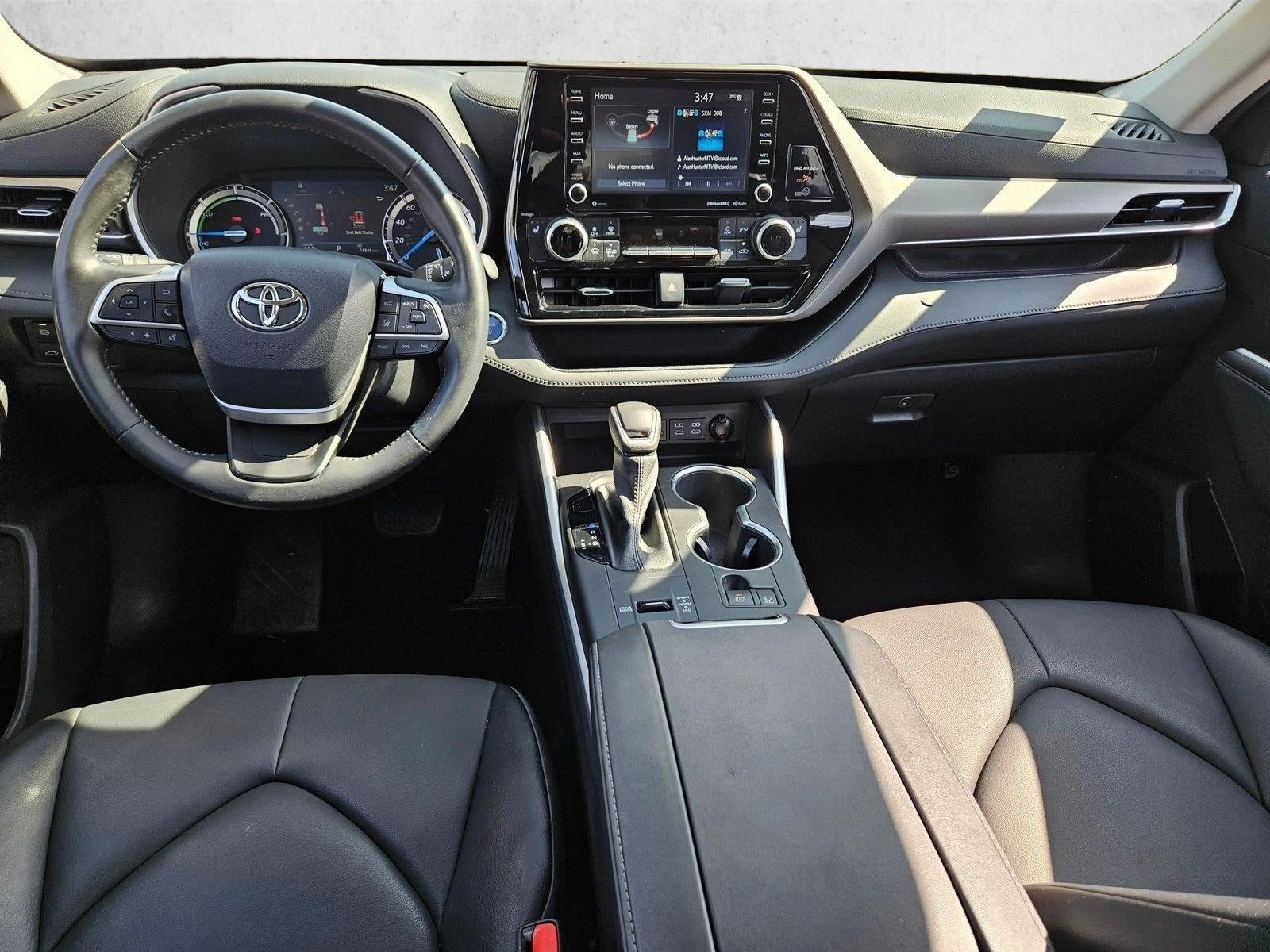 2022 Toyota Highlander Hybrid XLE
