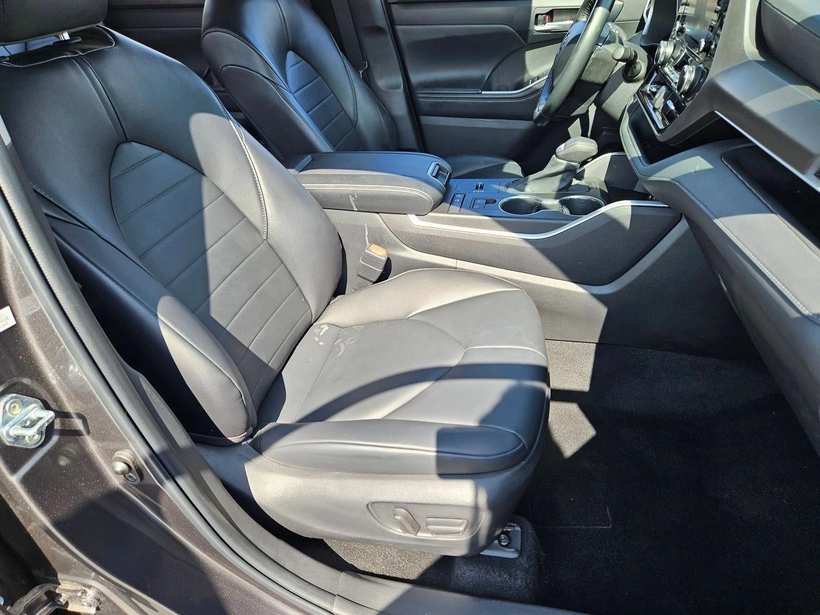 2022 Toyota Highlander Hybrid XLE