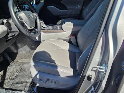 2023 Toyota Highlander Platinum