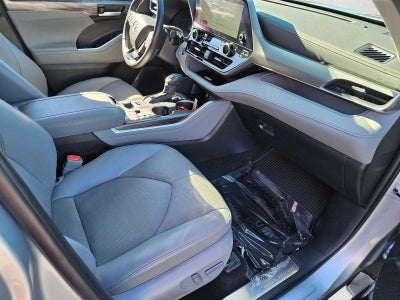 2023 Toyota Highlander Platinum