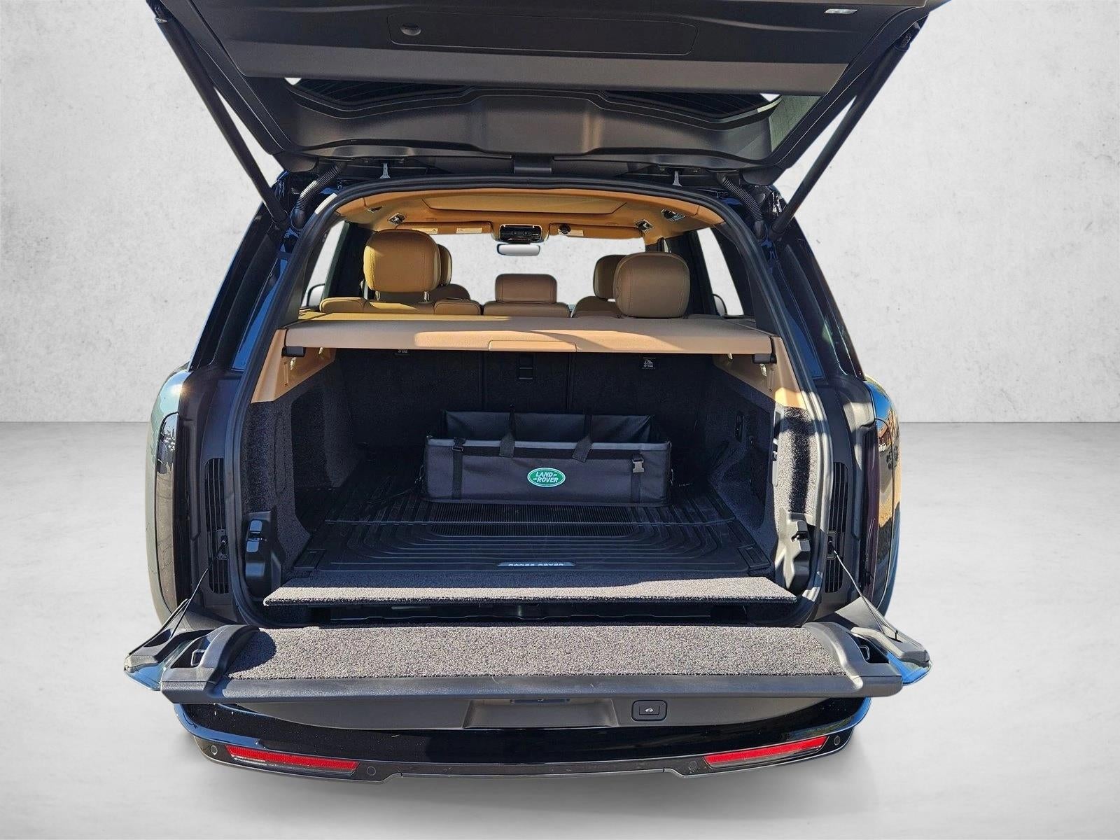 2025 Land Rover Range Rover SE