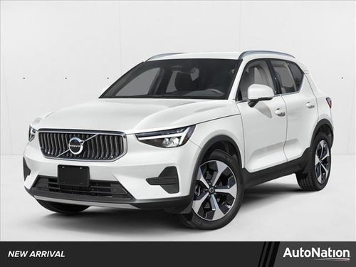2025 Volvo XC40 B5 Ultra Bright Theme
