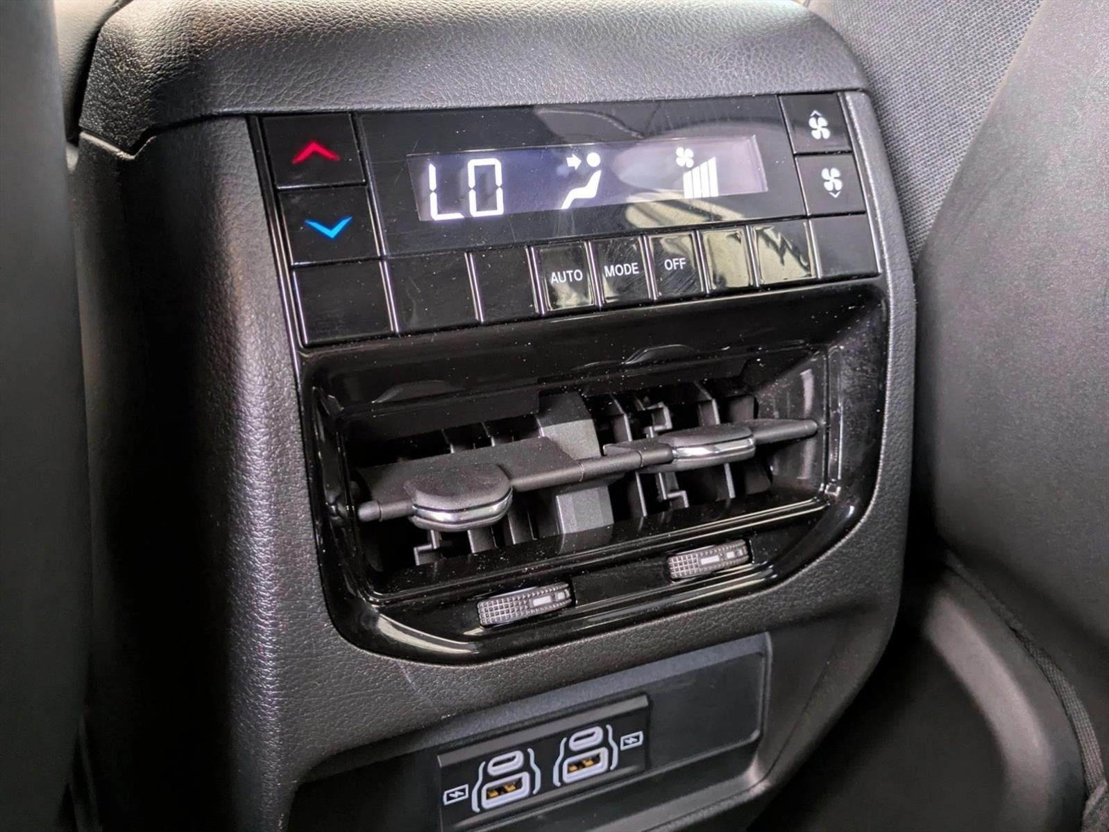 2025 Jeep Grand Cherokee L Laredo 4x2