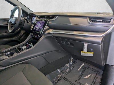 2025 Jeep Grand Cherokee L Laredo 4x2
