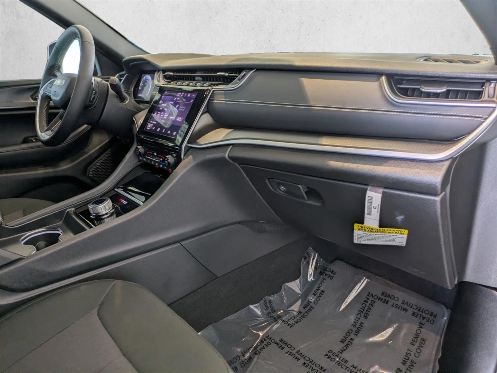 2025 Jeep Grand Cherokee L Laredo 4x2
