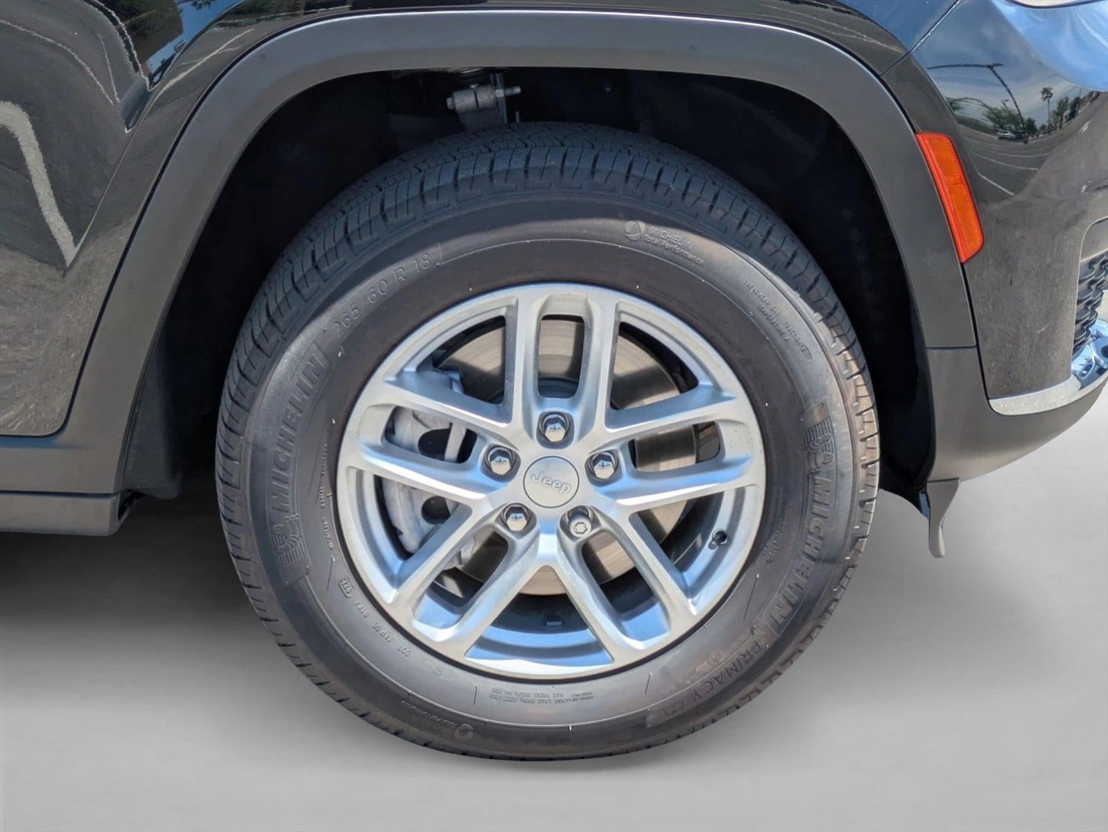2025 Jeep Grand Cherokee L Laredo 4x2