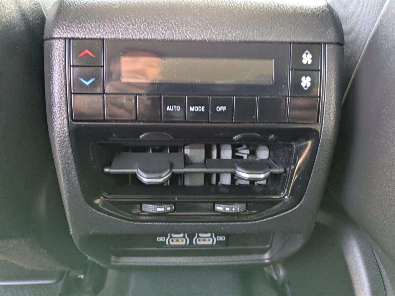 2023 Jeep Grand Cherokee L Laredo 4x4