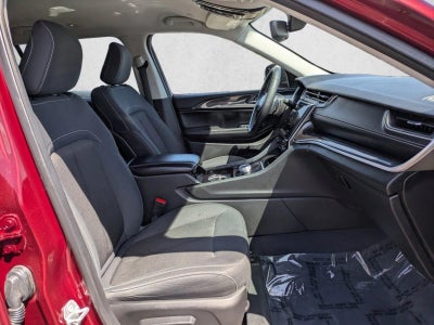2023 Jeep Grand Cherokee L Laredo 4x4