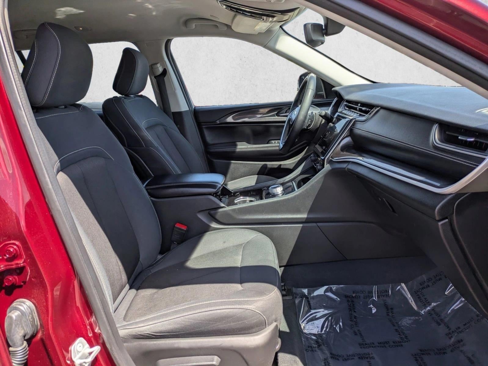 2023 Jeep Grand Cherokee L Laredo 4x4