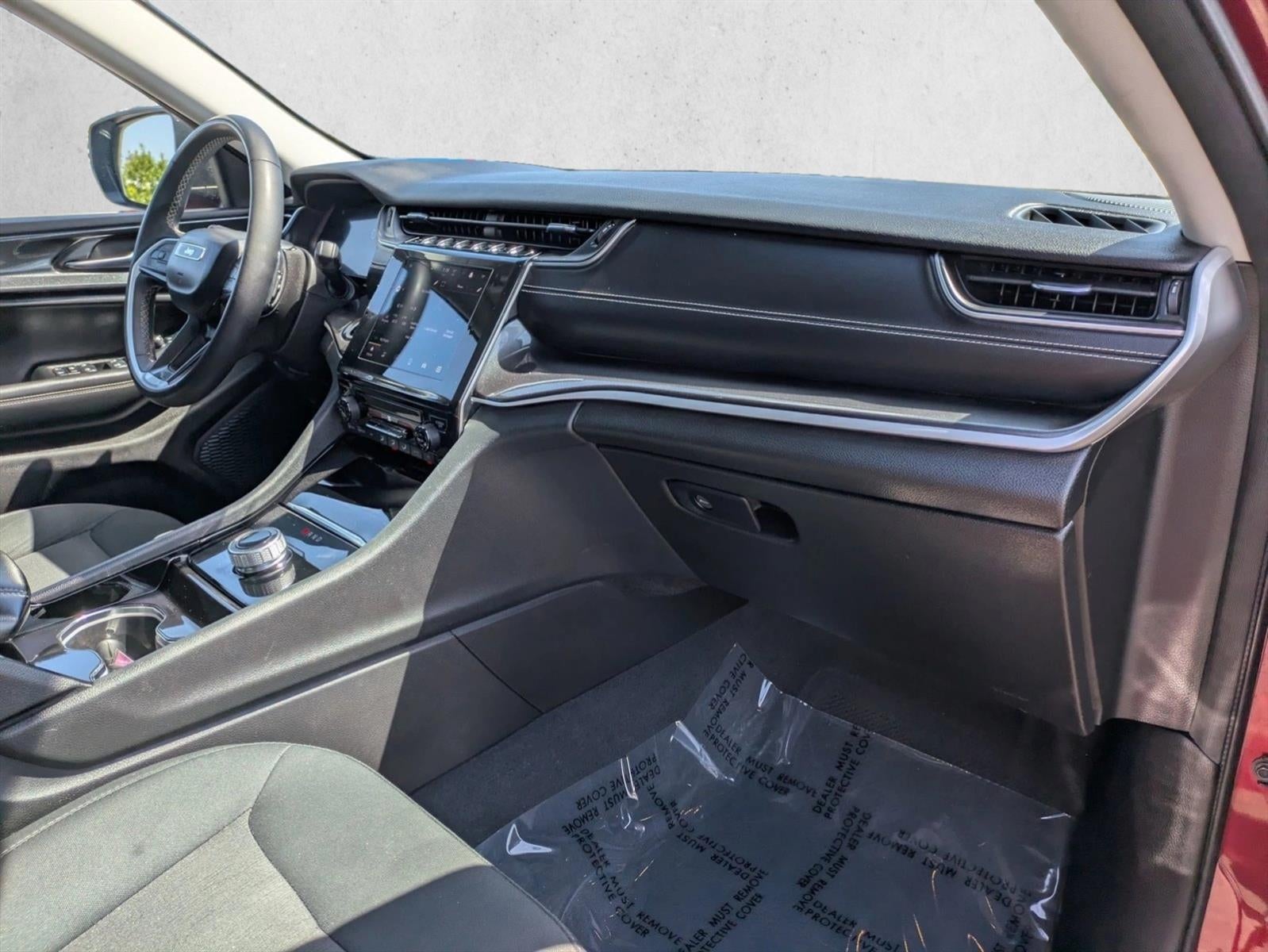 2023 Jeep Grand Cherokee L Laredo 4x4