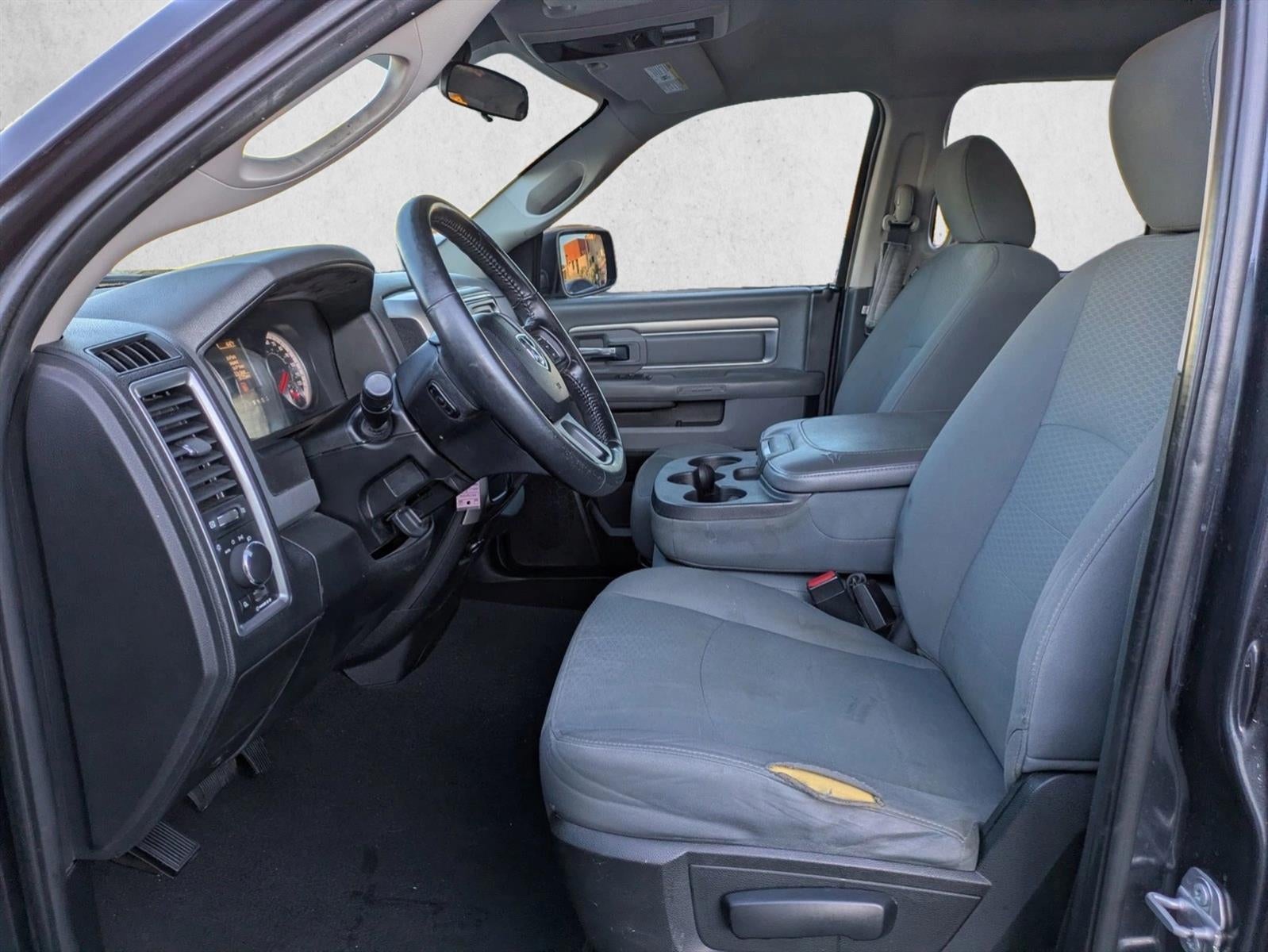 2017 RAM 1500 SLT 4x2 Quad Cab 6'4" Box