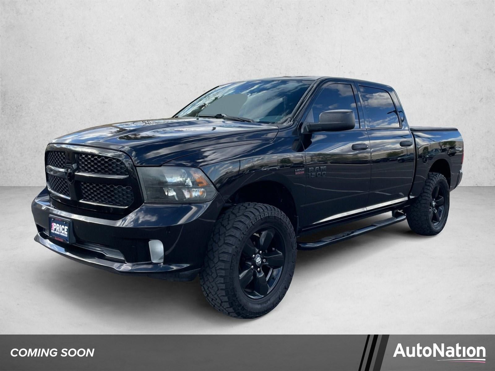 2015 RAM 1500 2WD Crew Cab 5.7 Ft Box Express