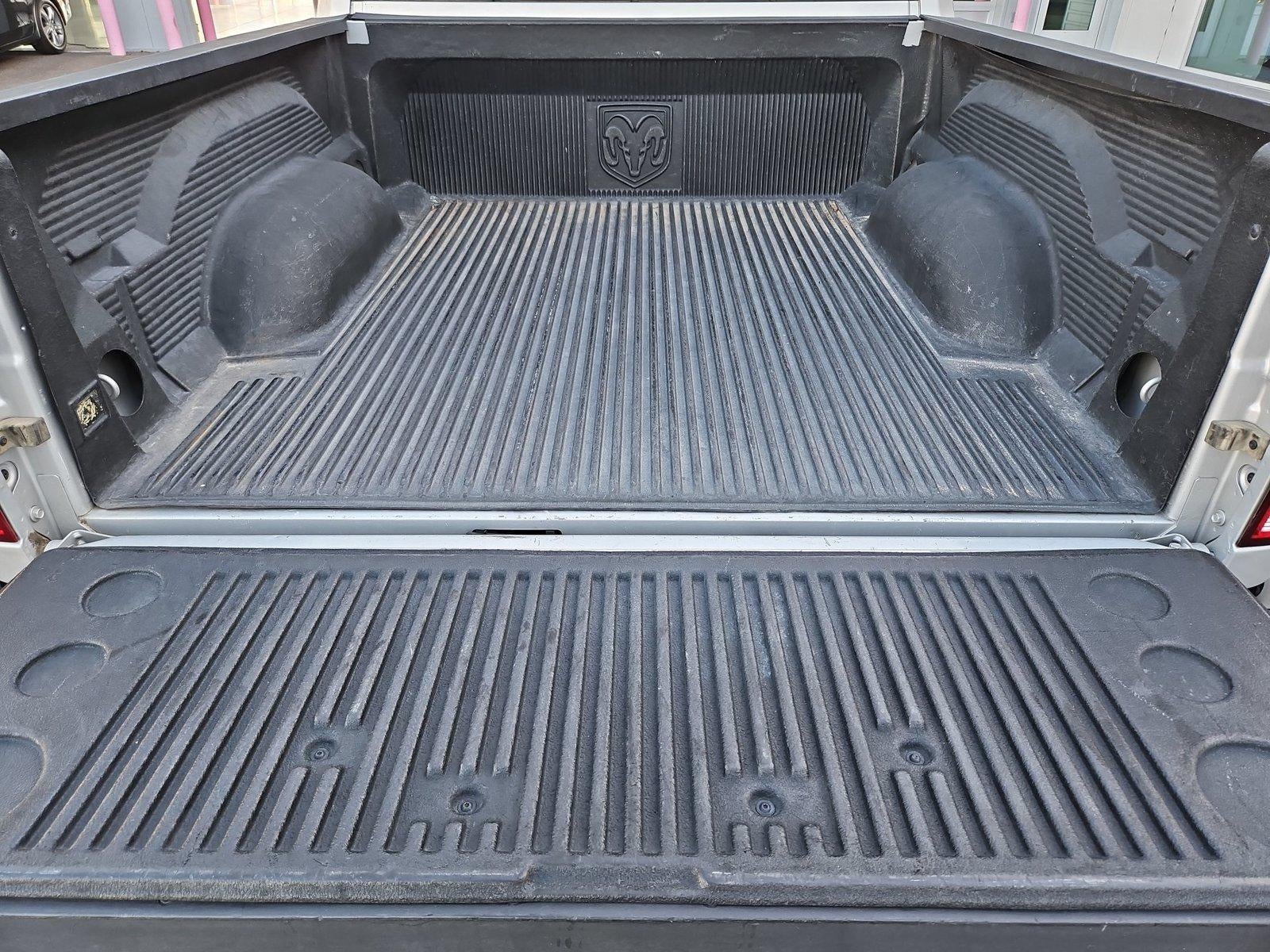2016 RAM 1500 2WD Crew Cab 5.7 Ft Box Big Horn