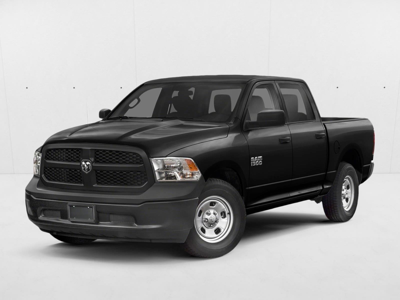 2018 RAM 1500 Express 4x4 Crew Cab 5'7" Box