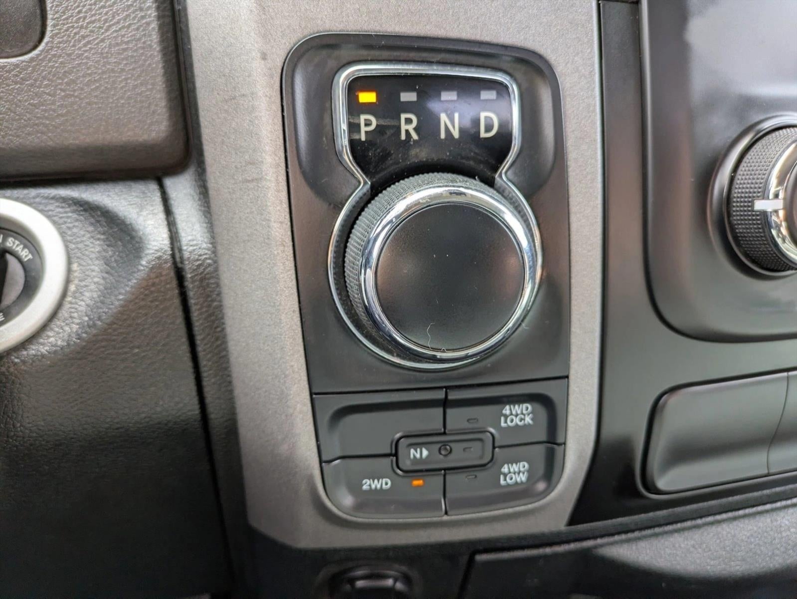 2018 RAM 1500 Express 4x4 Crew Cab 5'7" Box