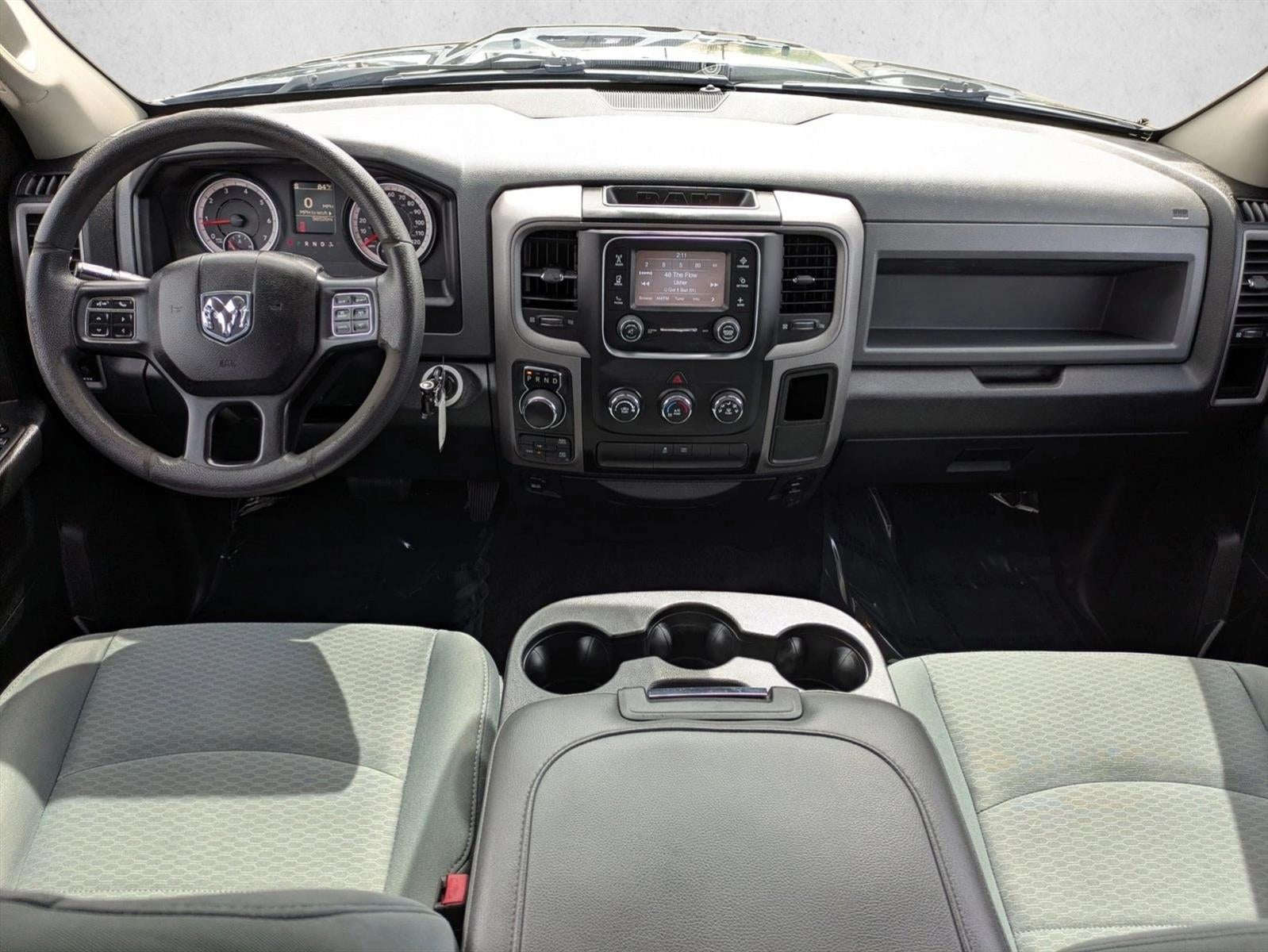 2018 RAM 1500 Express 4x4 Crew Cab 5'7" Box