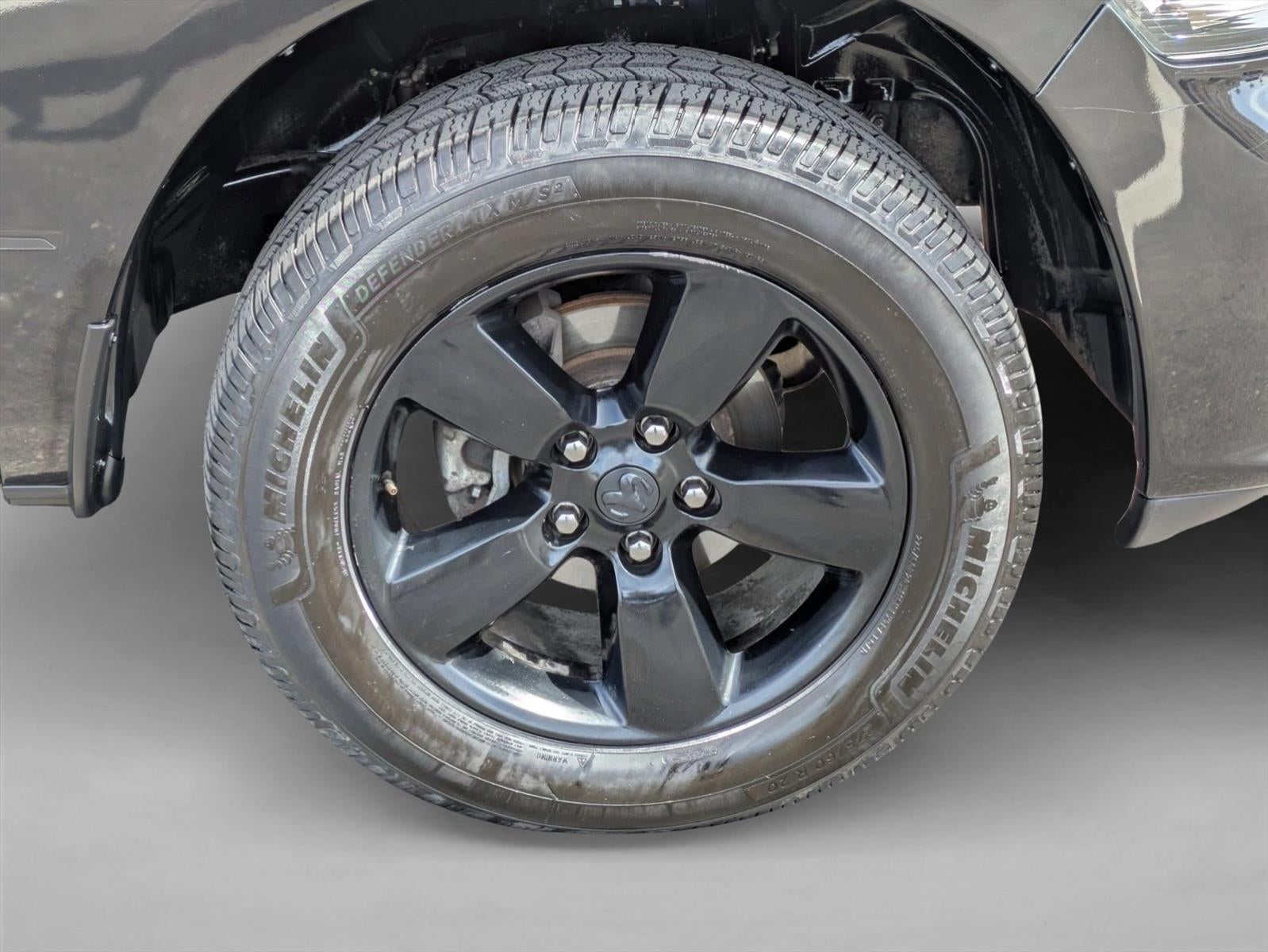 2018 RAM 1500 Express 4x4 Crew Cab 5'7" Box