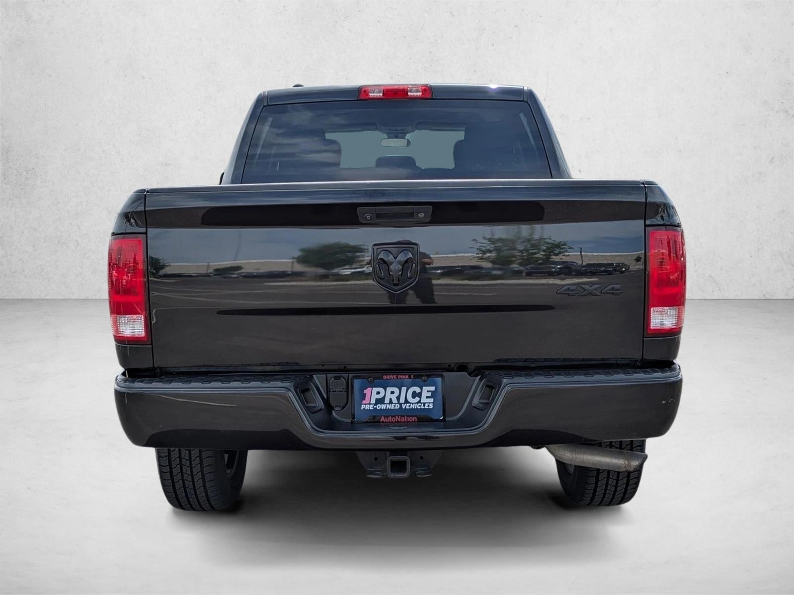 2018 RAM 1500 Express 4x4 Crew Cab 5'7" Box