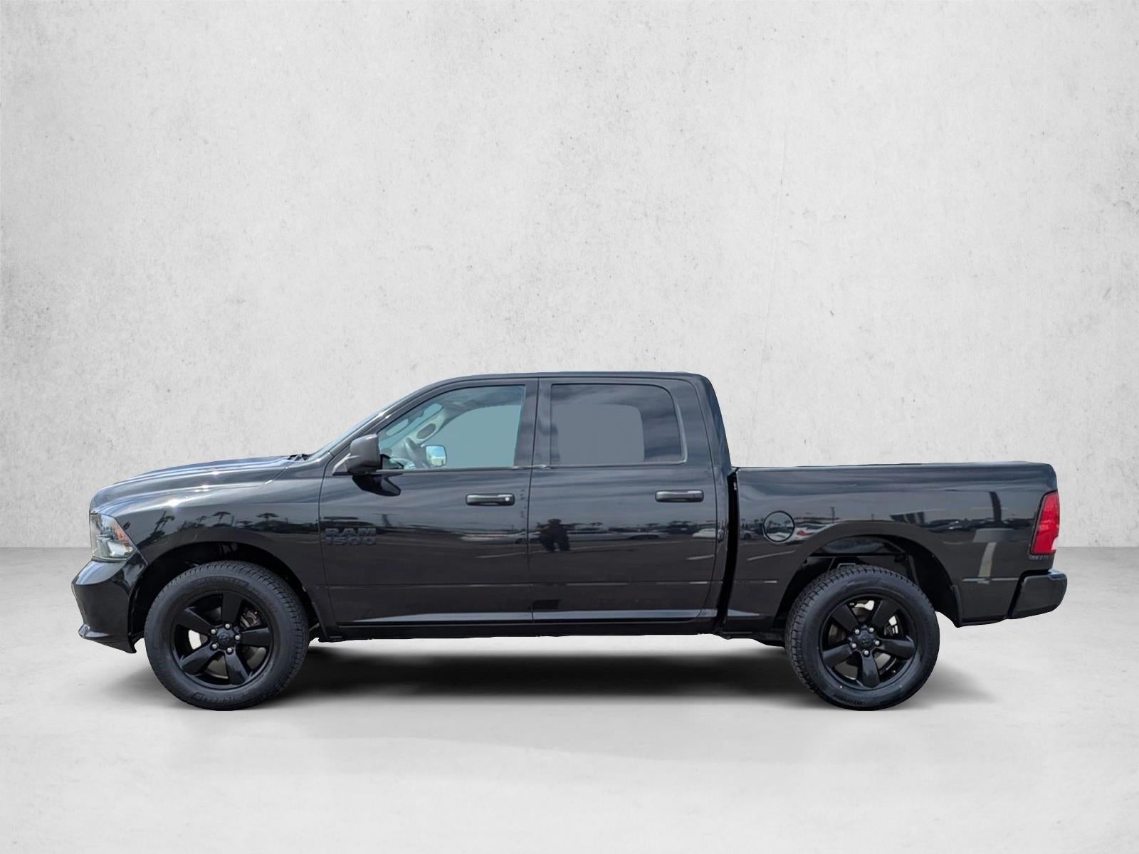 2018 RAM 1500 Express 4x4 Crew Cab 5'7" Box