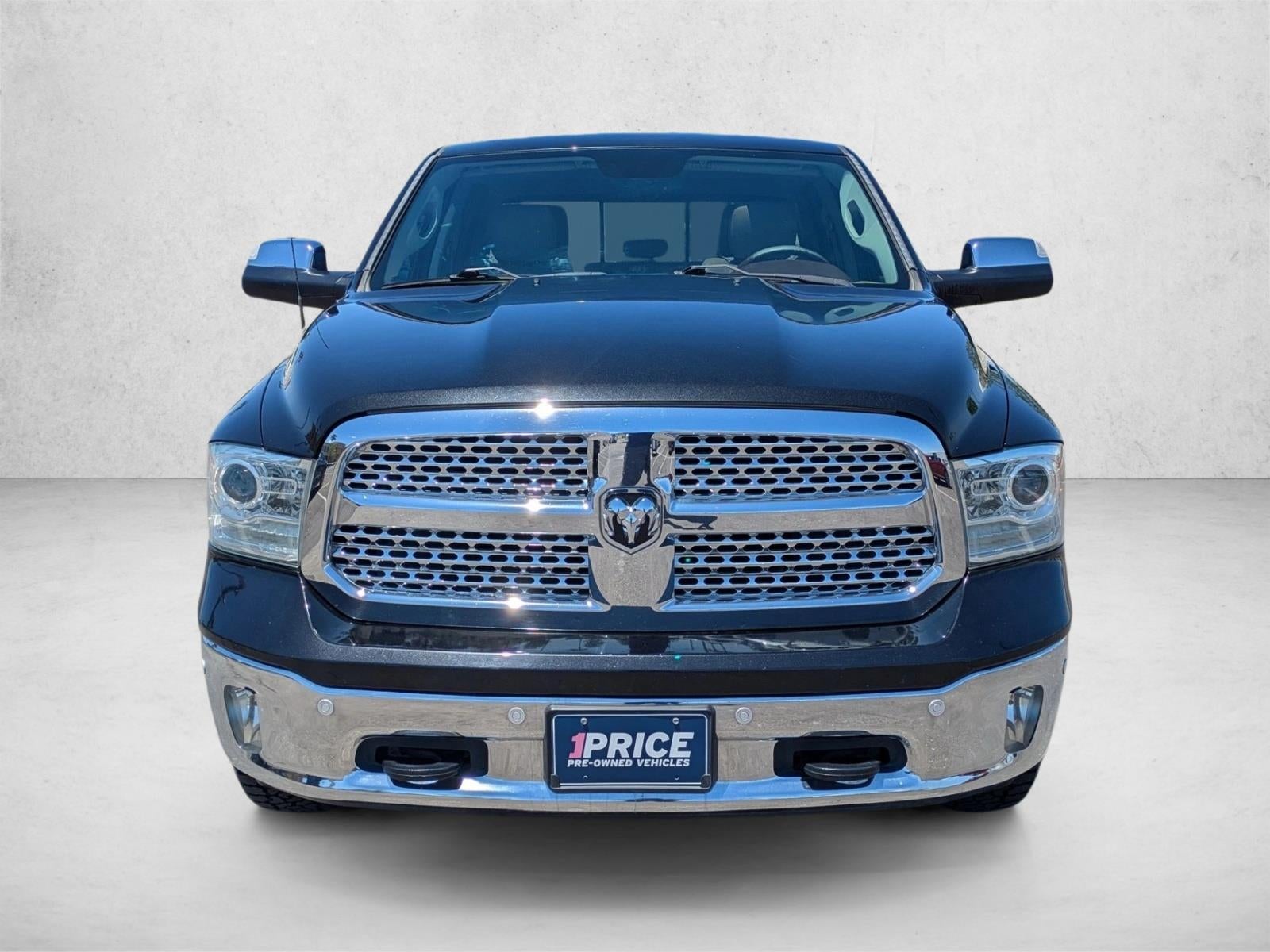 2016 RAM 1500 4WD Crew Cab 5.7 Ft Box Laramie