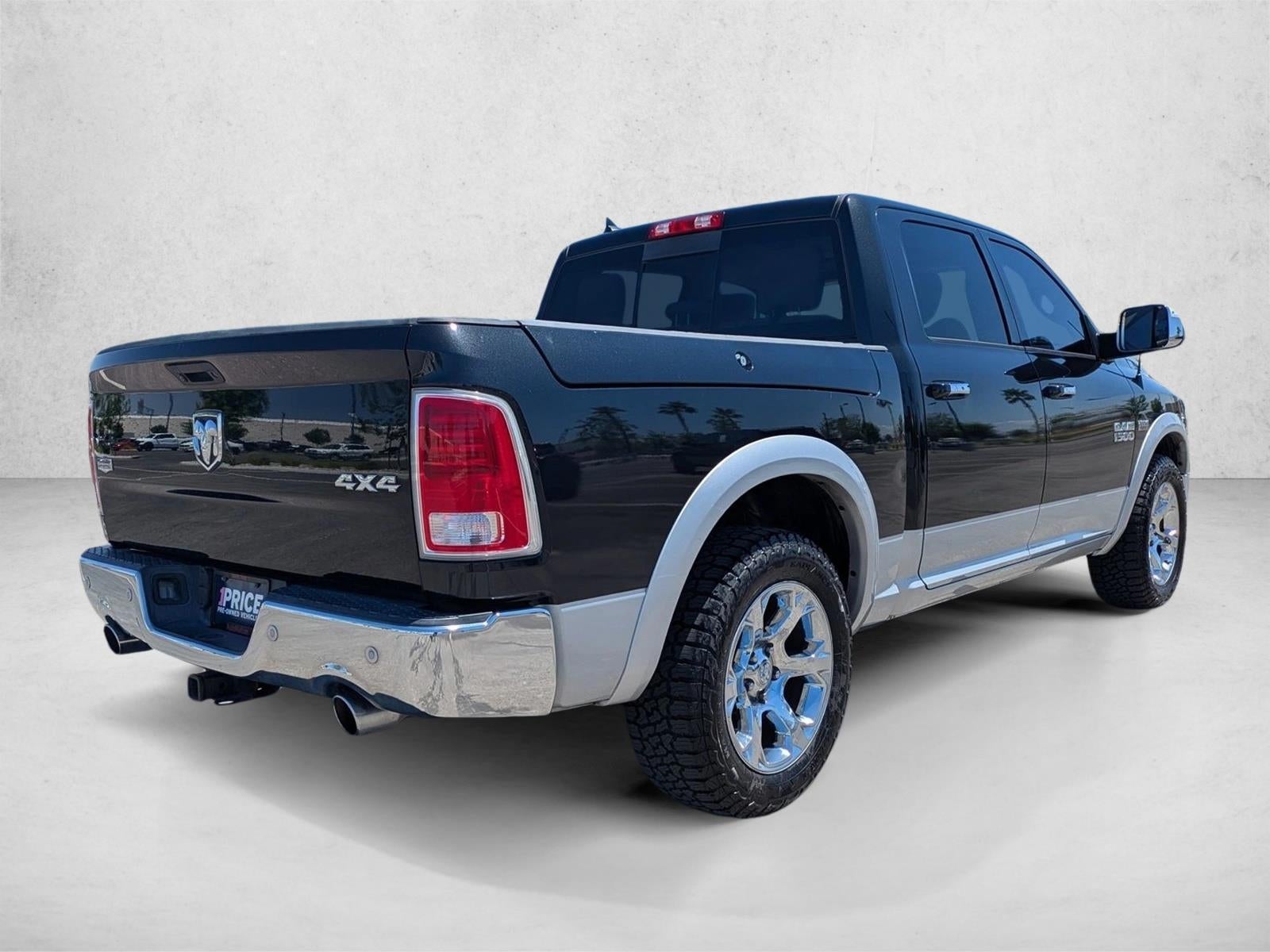 2016 RAM 1500 4WD Crew Cab 5.7 Ft Box Laramie