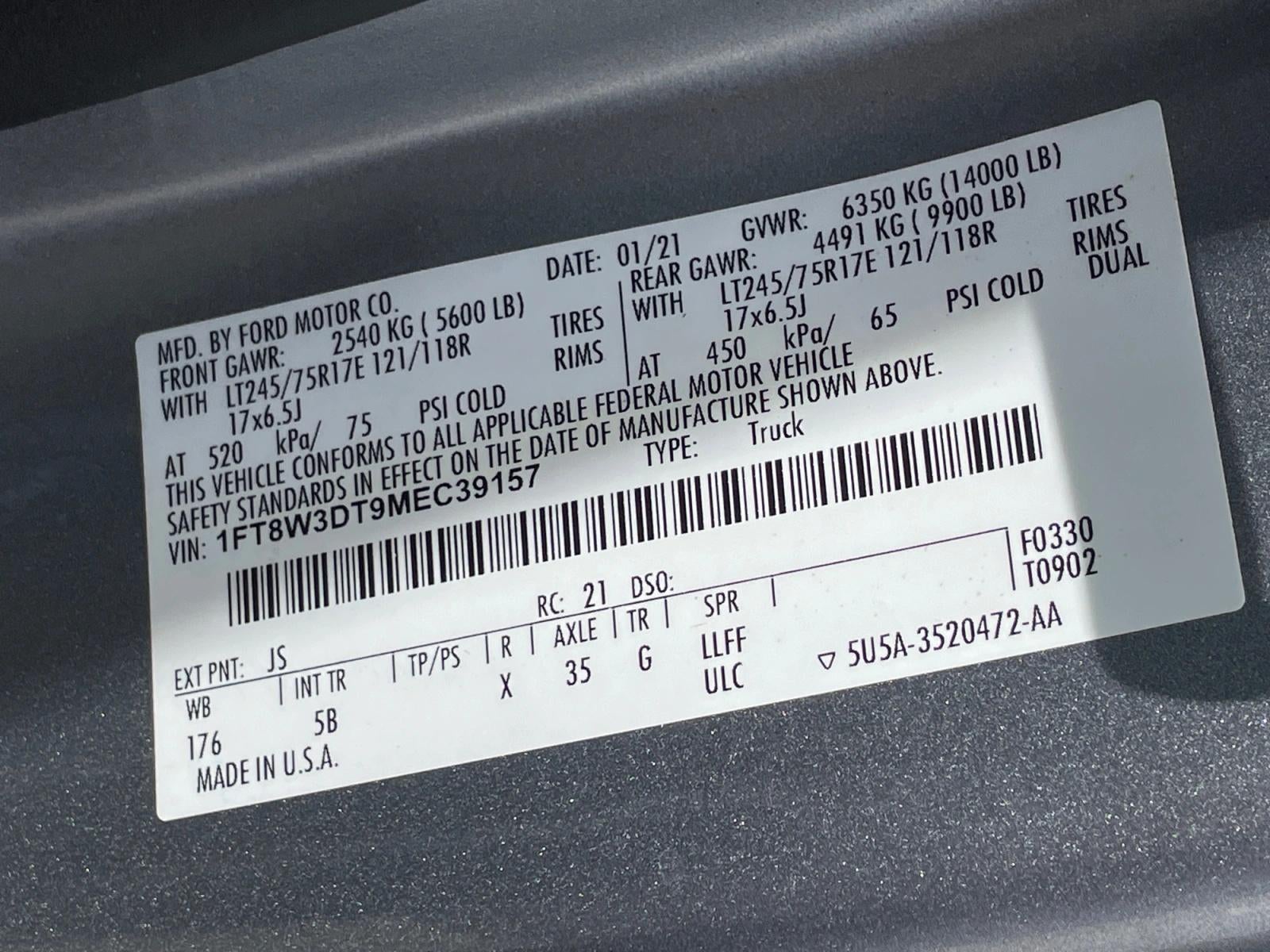 2021 Ford Super Duty F-350 DRW LARIAT 4WD Crew Cab 8' Box