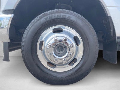 2021 Ford Super Duty F-350 DRW LARIAT 4WD Crew Cab 8' Box