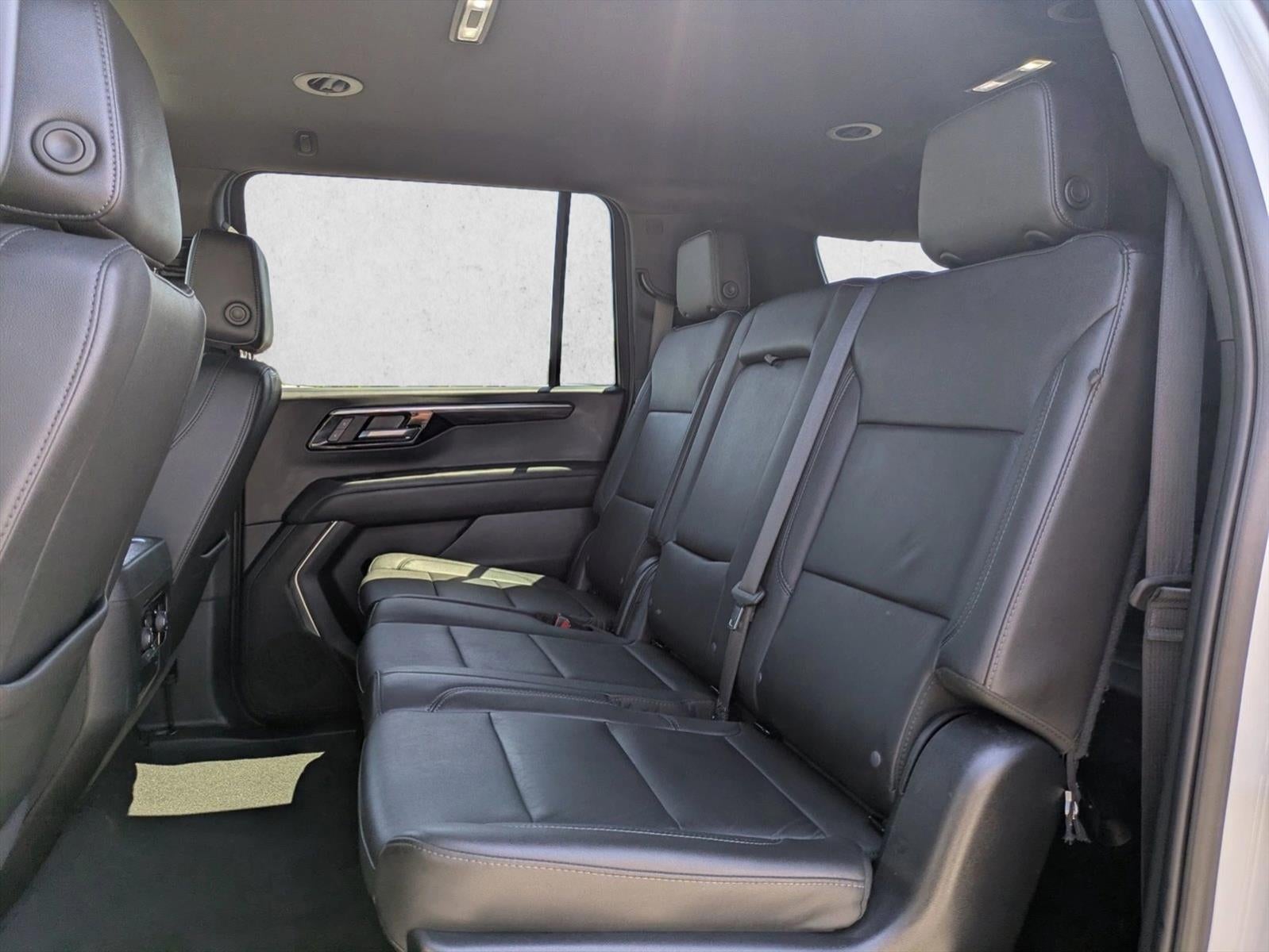 2025 Chevrolet Suburban 2WD LT