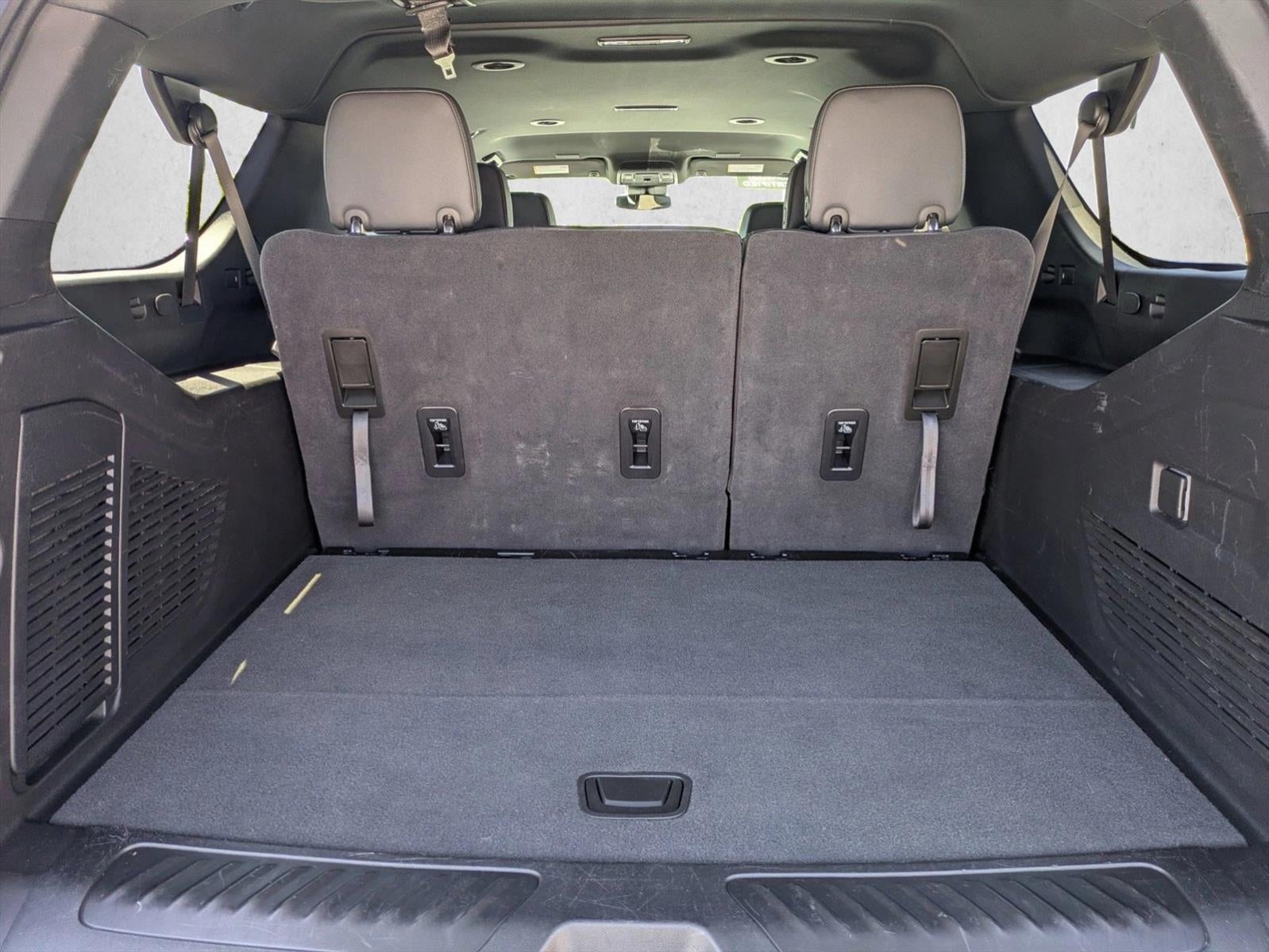 2025 Chevrolet Suburban 2WD LT