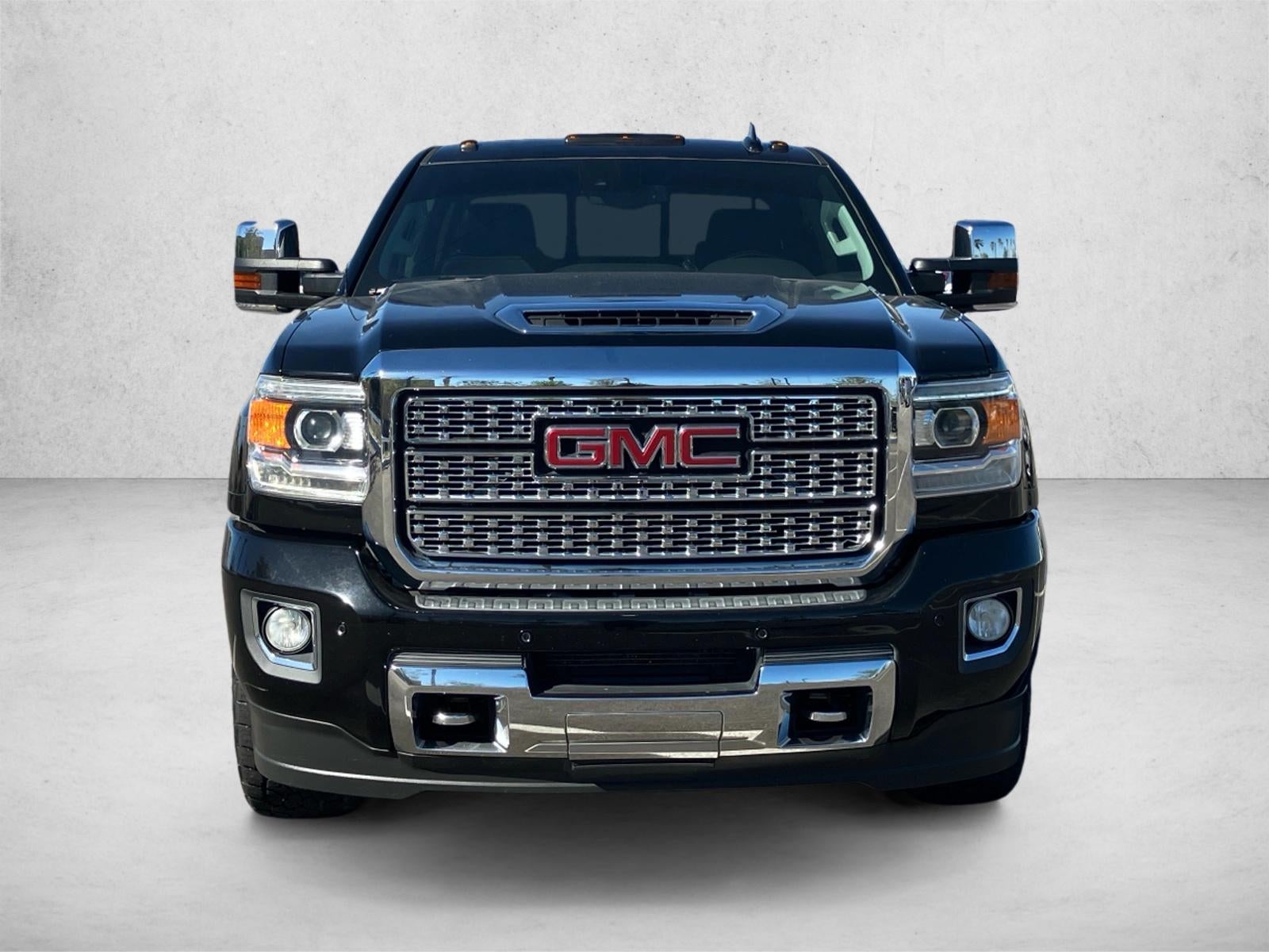 2018 GMC Sierra 2500 HD Crew Cab Standard Box 4-Wheel Drive Denali