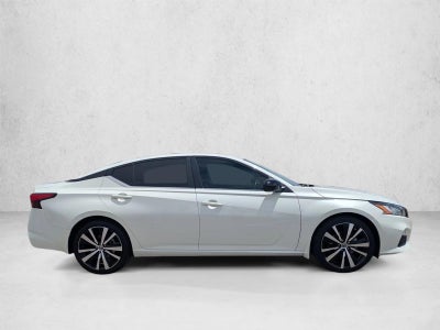 2022 Nissan Altima 2.5 SR Sedan