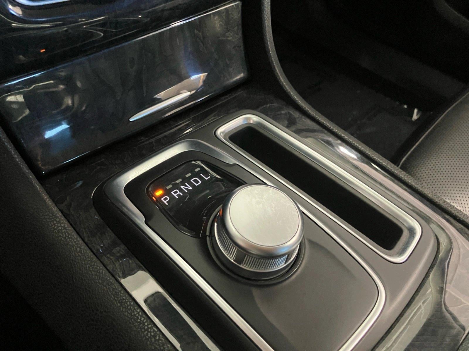 2023 Chrysler 300 Touring L RWD