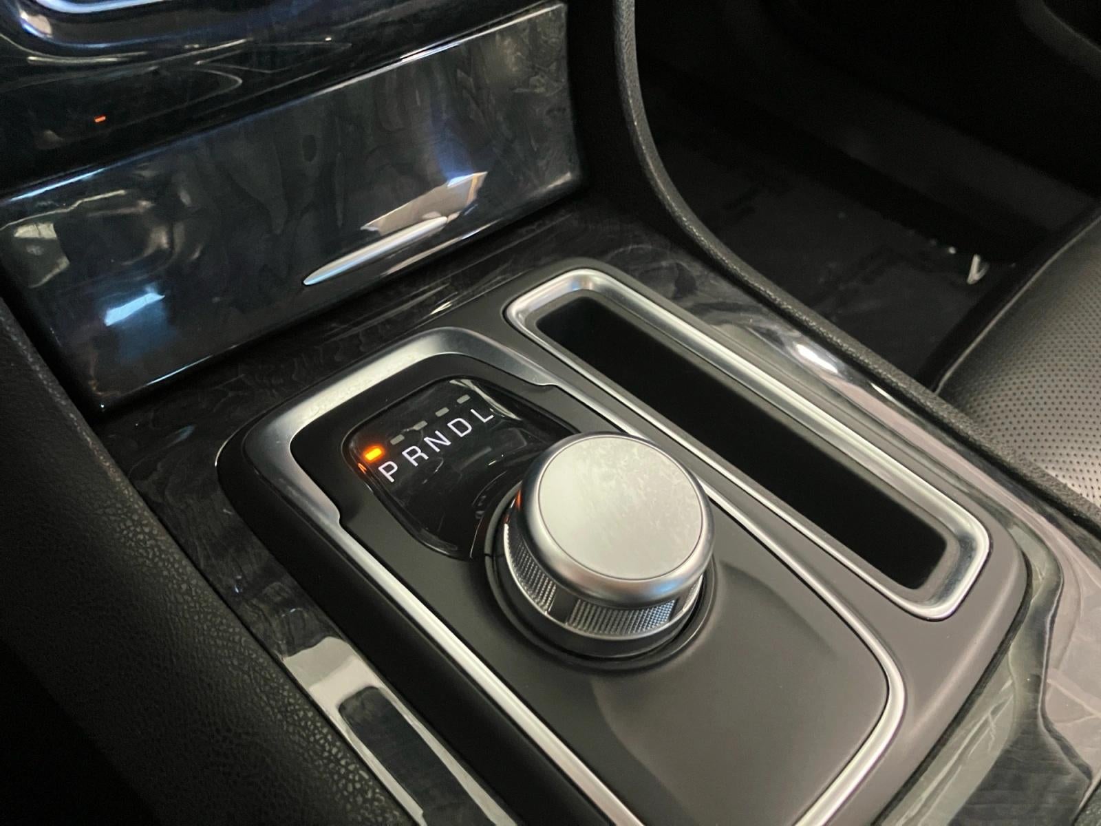 2023 Chrysler 300 Touring L RWD