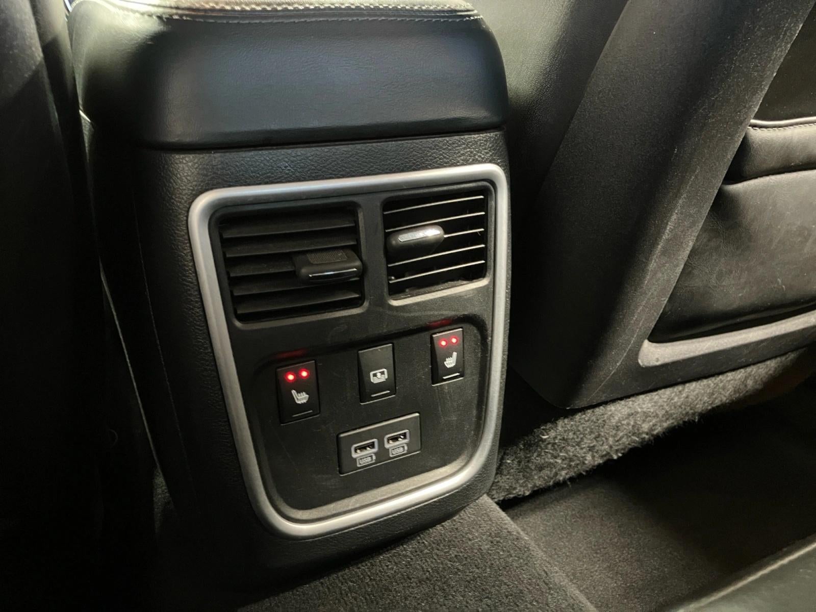 2023 Chrysler 300 Touring L RWD