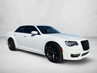 2023 Chrysler 300 Touring L RWD