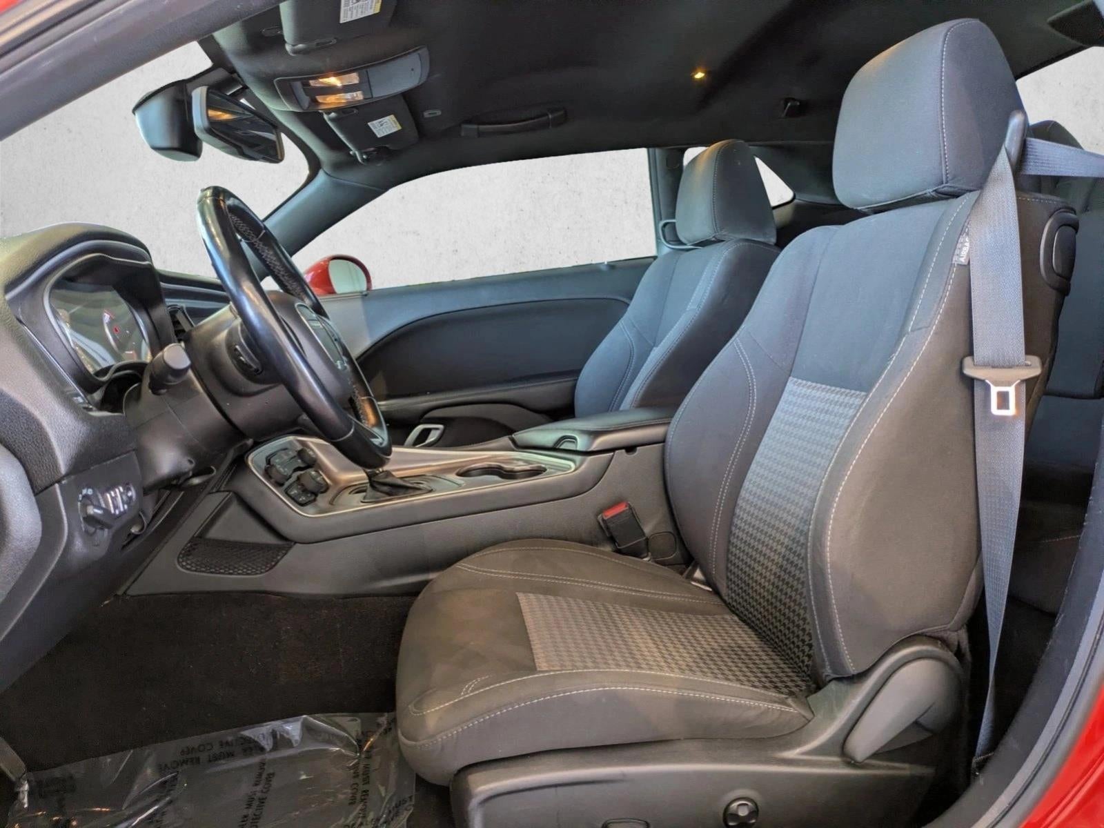 2021 Dodge Challenger SXT RWD