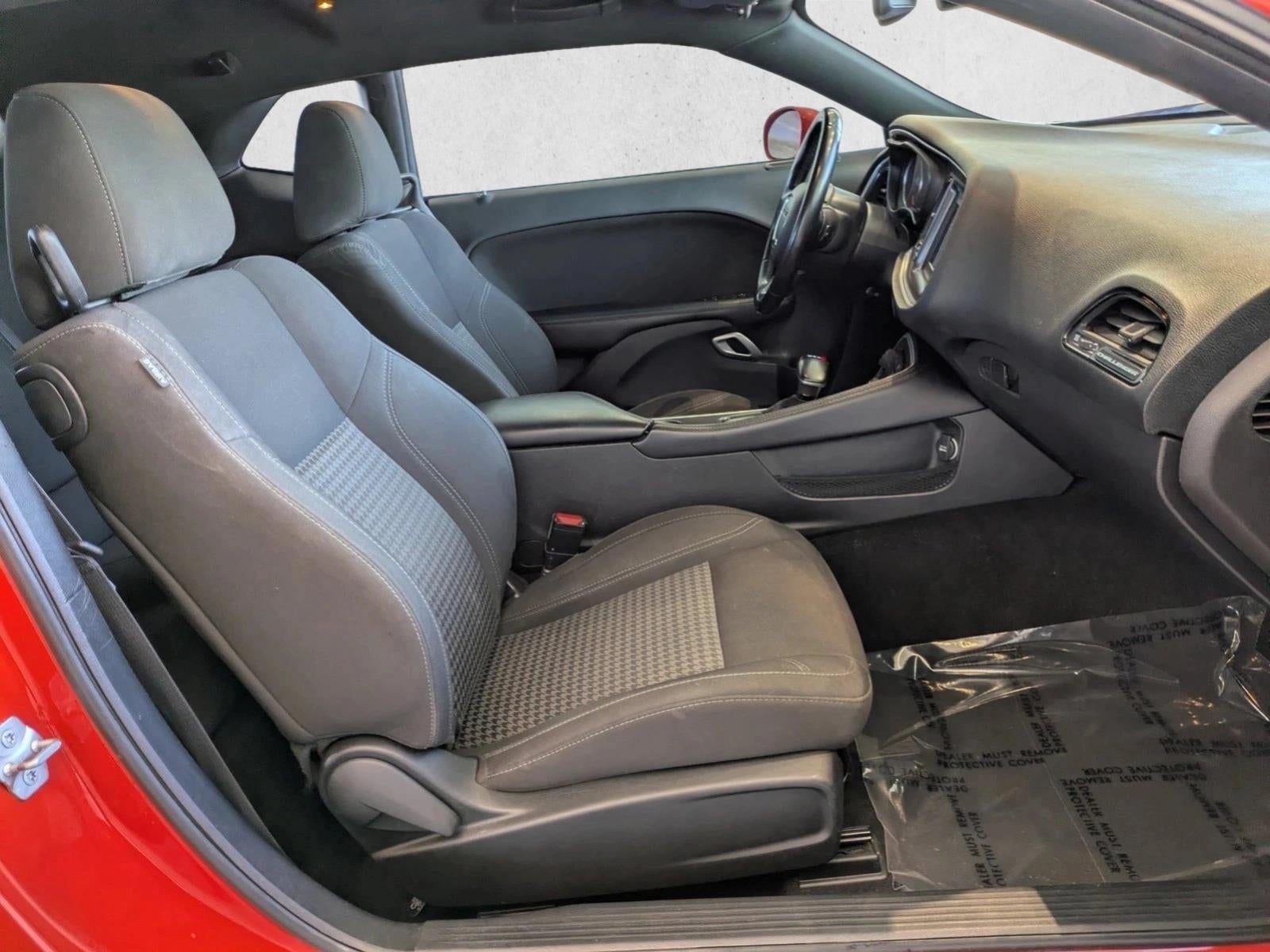 2021 Dodge Challenger SXT RWD