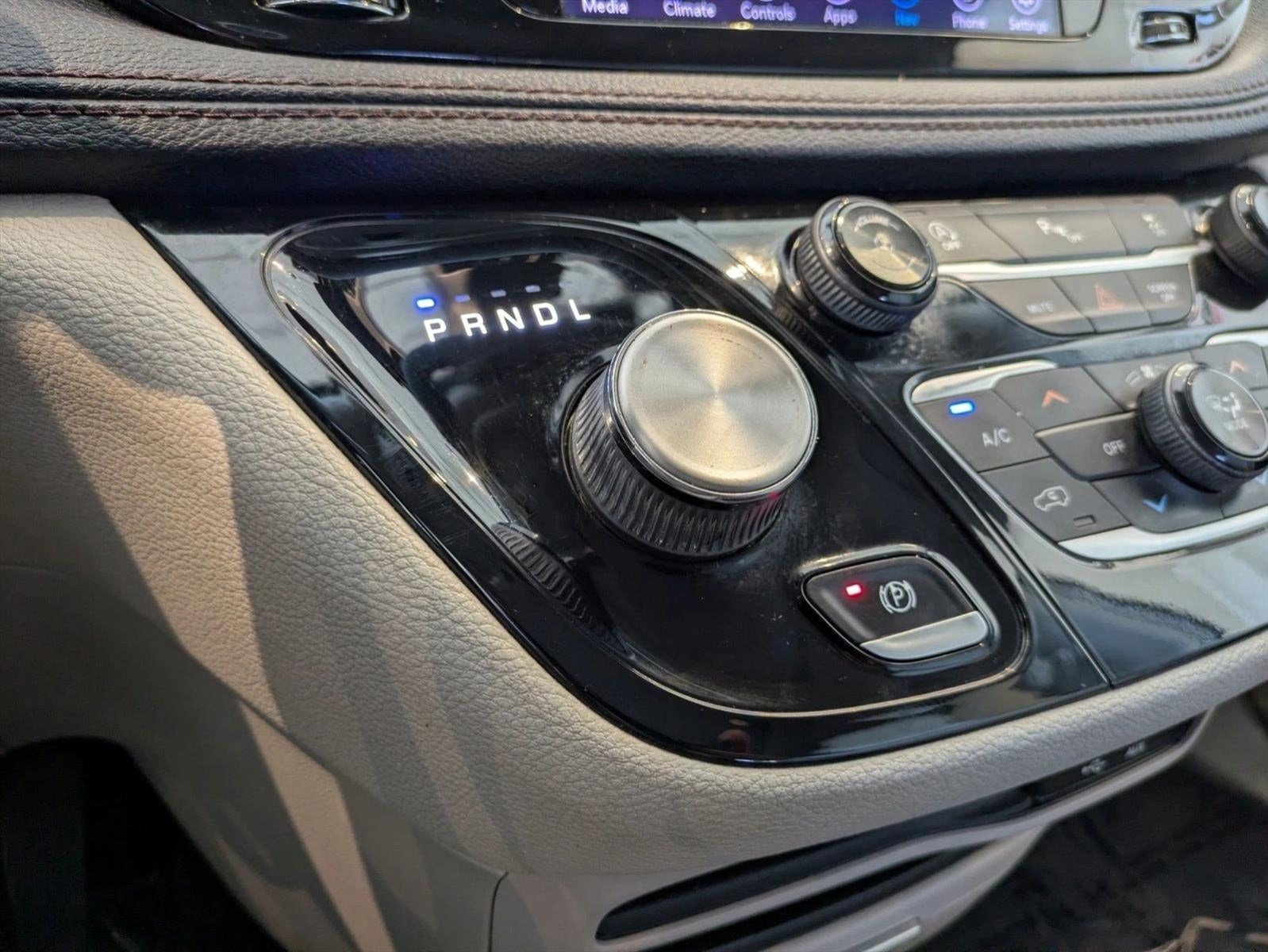 2019 Chrysler Pacifica Limited FWD