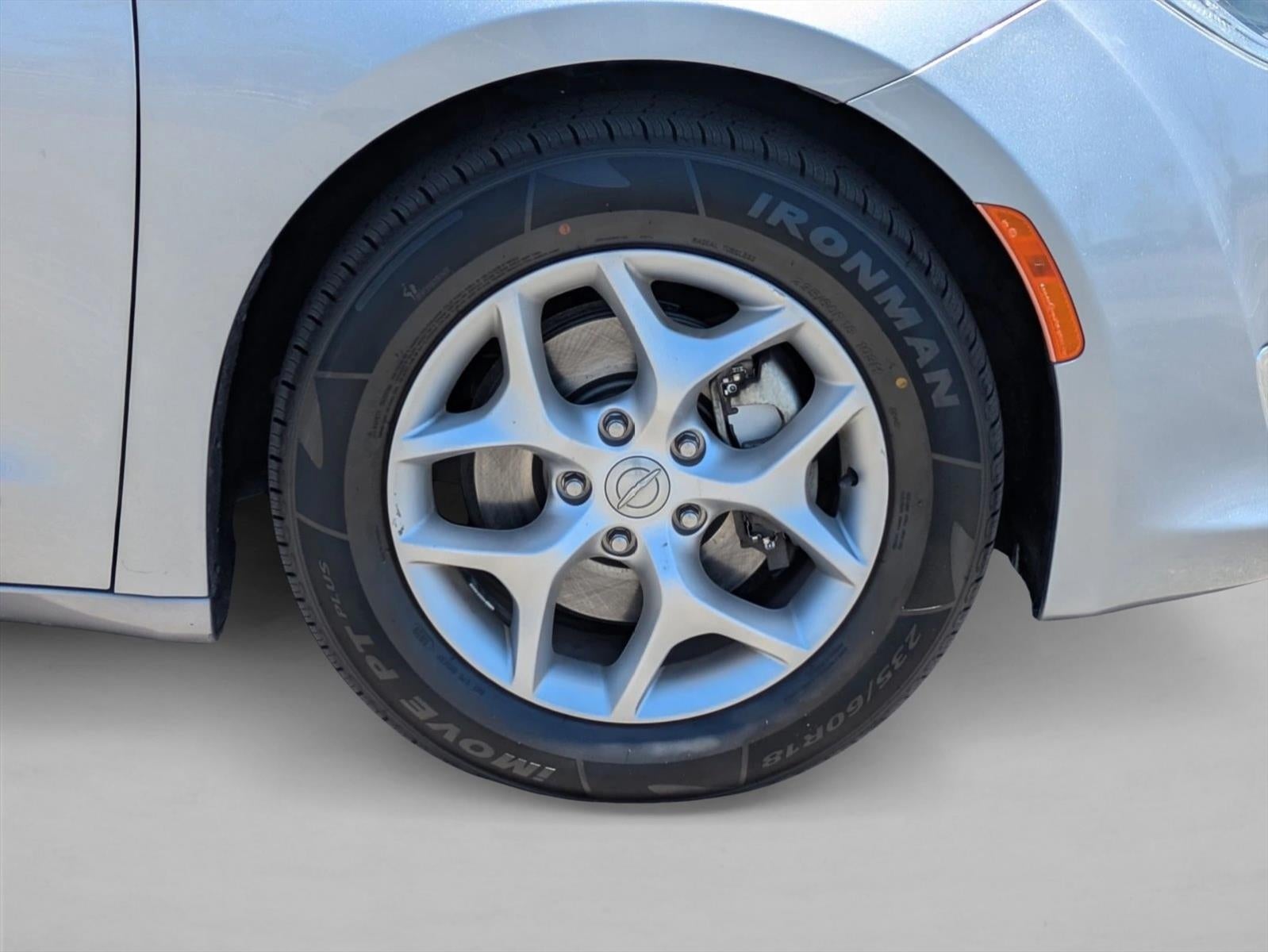 2019 Chrysler Pacifica Limited FWD