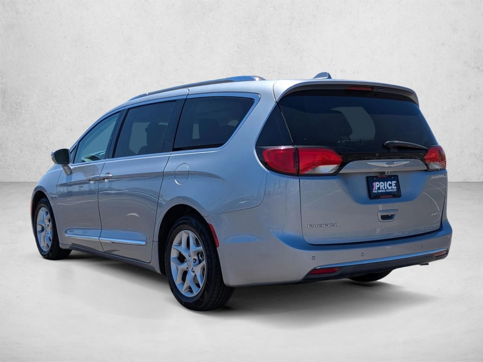 2019 Chrysler Pacifica Limited FWD