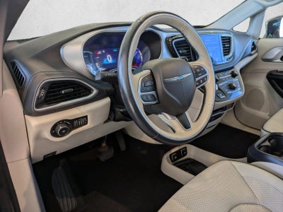 2017 Chrysler Pacifica Hybrid Platinum FWD