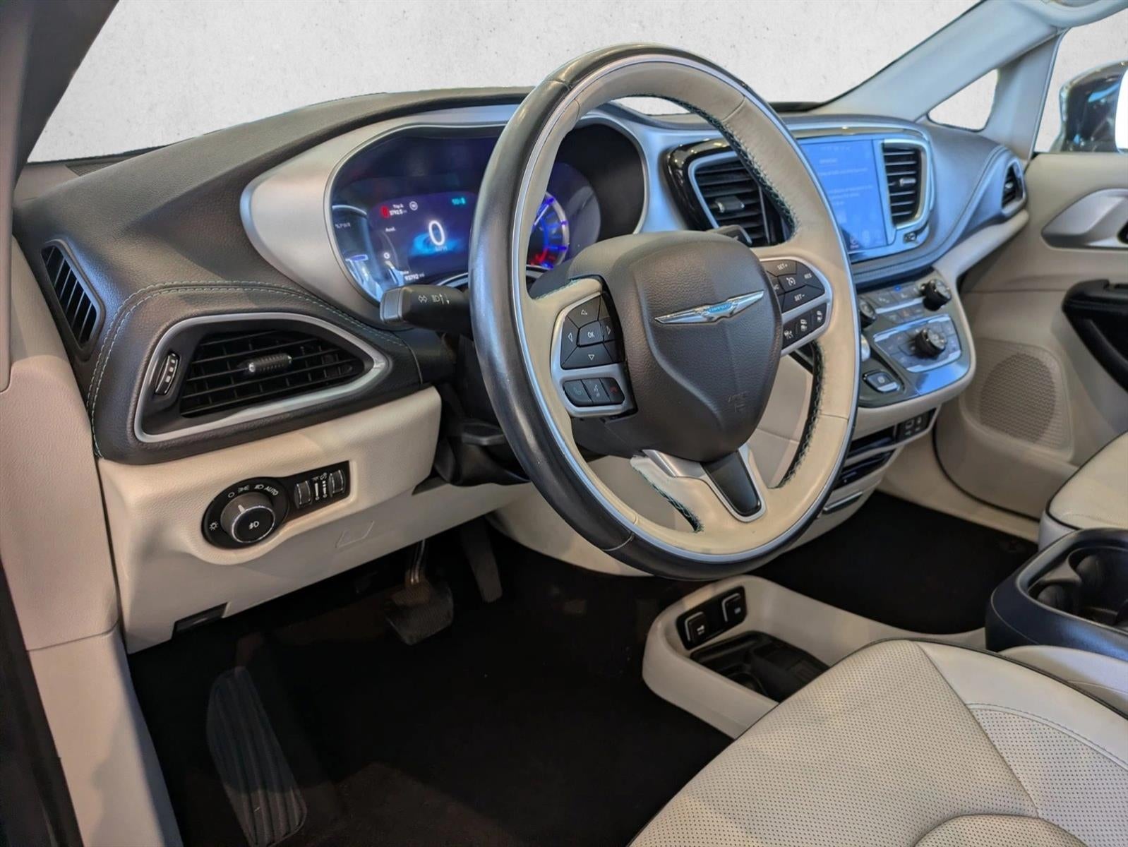 2017 Chrysler Pacifica Hybrid Platinum FWD
