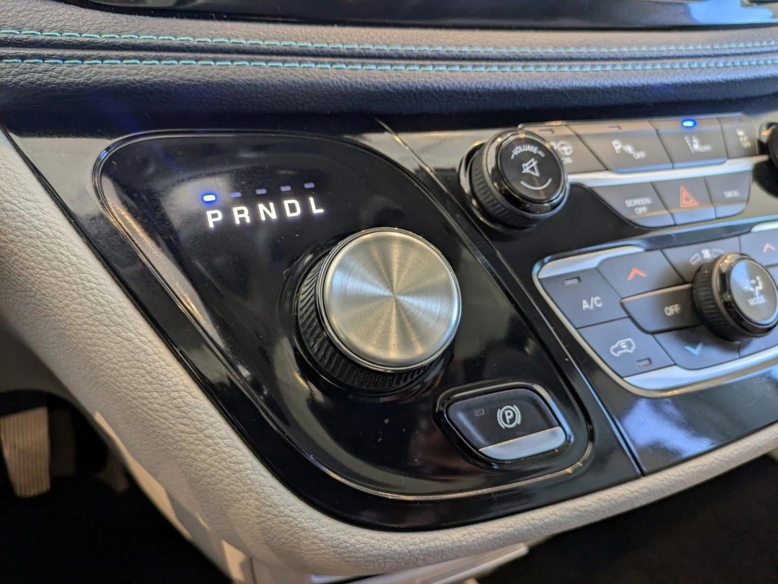 2017 Chrysler Pacifica Hybrid Platinum FWD